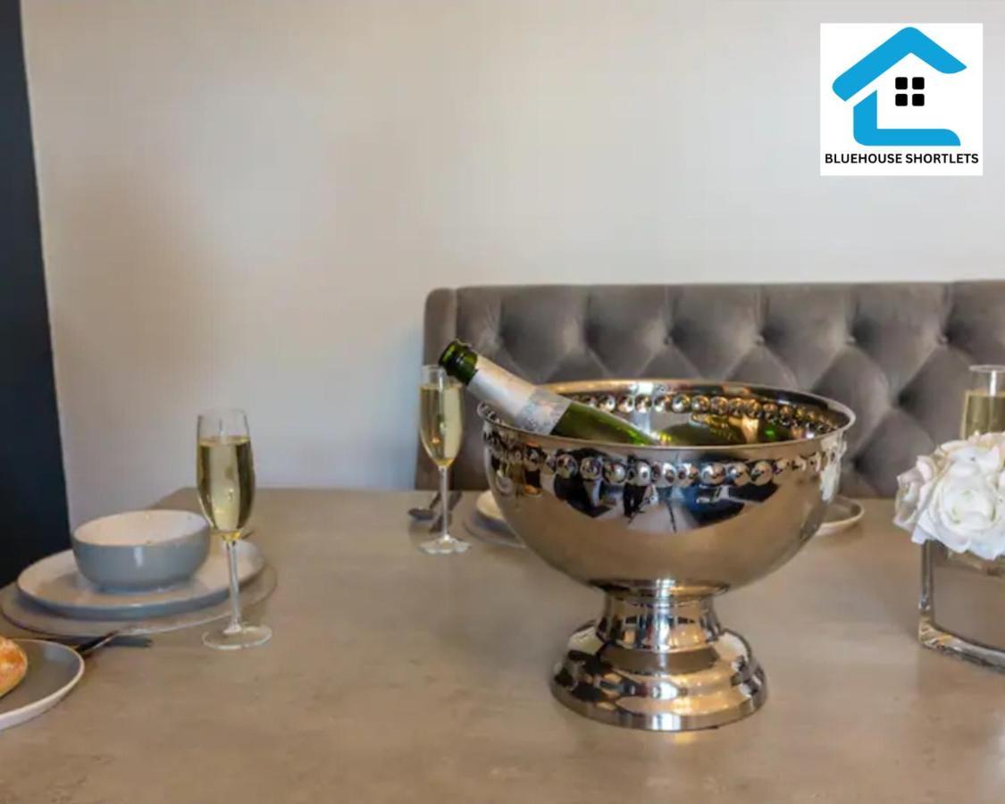 Three-bedroom At Bluehouse Short Lets In With Garden For Family Relaxation Apartment Brighton