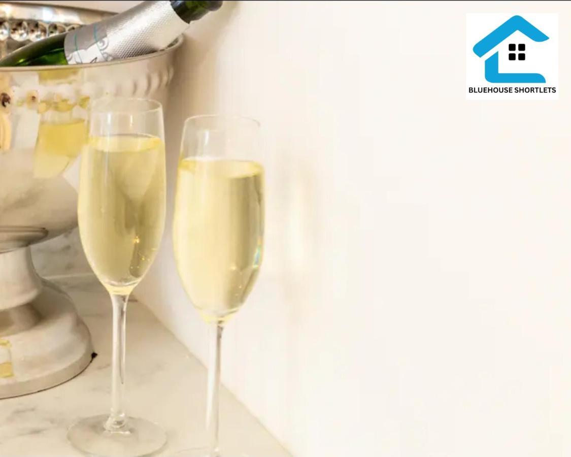 Three-bedroom At Bluehouse Short Lets In With Garden For Family Relaxation Apartment Brighton