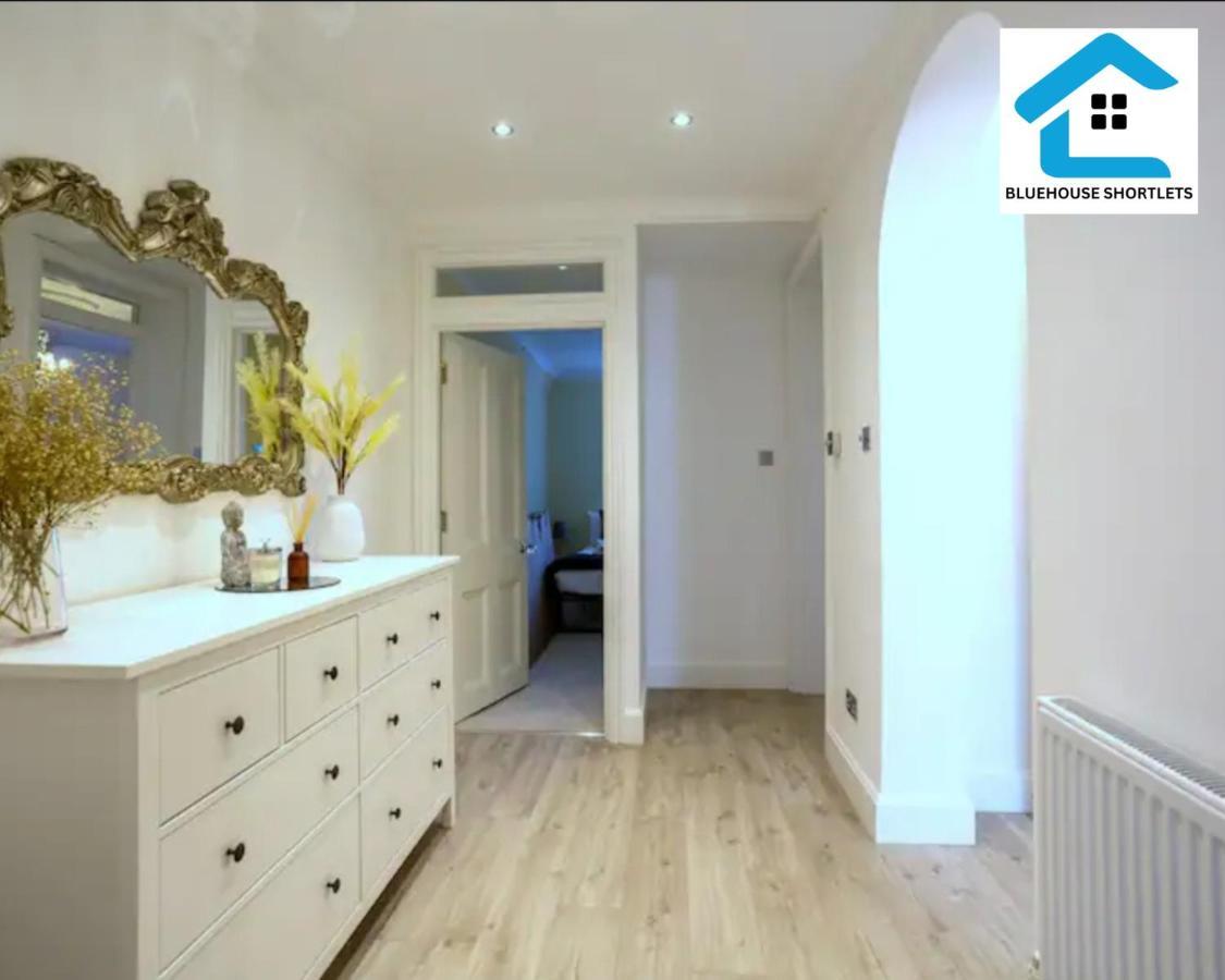 Three-bedroom At Bluehouse Short Lets In With Garden For Family Relaxation Apartment Brighton